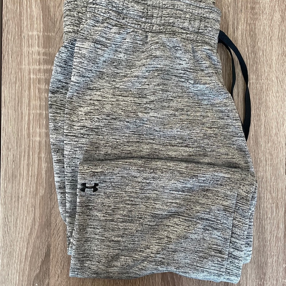 Women’s Under Armour Lounge pants (L)
